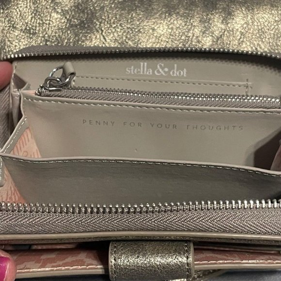 Stella & Dot Hudson Tote Handbag + Madison Tech Wallet - Picture 4 of 9